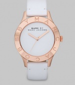 A clean and sleek style in warm rose goldtone and supple, matte leather. Quartz movementWater resistant to 5 ATMRound rose goldtone ion-plated stainless steel case, 40mm (1.6) Logo engraved bezelWhite dialSecond hand White matte leather strapImported