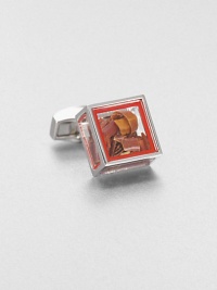 Inspired by the tale of Pandora's box in Greek mythology and featuring the Tateossian signature element of surprise, this glass-box cuff link holds chili flakes.Sold separatelyBrass and glassEnamel trimMade in United Kingdom Inspired by the tale of Pandora's box in Greek mythology and featuring the Tateossian signature element of surprise, this glass-box cuff link holds chili flakes.Sold separatelyBrass and glassEnamel trimMade in United Kingdom