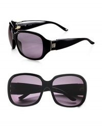 Make a statement in this striking style with wide, wrap-around arms. Available in black with violet smoke lens. Logo temples100% UV protectionMade in Italy Make a statement in this striking style with wide, wrap-around arms. Available in black with violet smoke lens. Logo temples100% UV protectionMade in Italy
