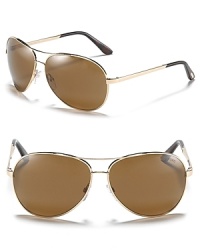 Chic aviators with polarized lenses, an iconic look from Tom Ford. Chic aviators with polarized lenses, an iconic look from Tom Ford.