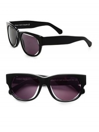 Wayfarer-inspired frames with lenses in a contrast shape for a subtly unique design. Available in black with dark grey lens. 100% UV protectionMade in Italy Wayfarer-inspired frames with lenses in a contrast shape for a subtly unique design. Available in black with dark grey lens. 100% UV protectionMade in Italy