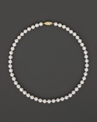 Cultured Akoya pearl necklace. Cultured Akoya pearl necklace.