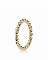 A delicate 14K gold ring with a tactile twisted texture. Perfect worn on its own or stacked with other PANDORA pieces.