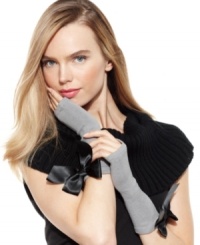 Delicate and delightful, these heavenly cotton knit gloves from Weberline Couture are adorned with an exquisite satin bow. Perfect for an elegant evening out or a private party at home. Delicate and delightful, these heavenly cotton knit gloves from Weberline Couture are adorned with an exquisite satin bow. Perfect for an elegant evening out or a private party at home.