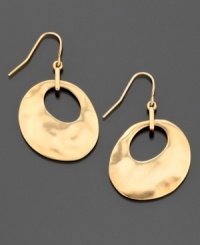 Organic style for the fashionista. These gorgeous Kenneth Cole New York earrings are crafted in goldtone mixed metal. Approximate drop: 1-1/2 inches. Organic style for the fashionista. These gorgeous Kenneth Cole New York earrings are crafted in goldtone mixed metal. Approximate drop: 1-1/2 inches.