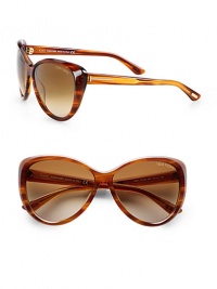 A chic, acetate design with a beveled rim and logo temples. Available in shiny striped brown with brown gradient lens. Logo temples100% UV protectionMade in Italy A chic, acetate design with a beveled rim and logo temples. Available in shiny striped brown with brown gradient lens. Logo temples100% UV protectionMade in Italy