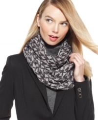 Elevate your style status with this logo pattern infinity scarf from MICHAEL Michael Kors. Adds instant allure to blazers, overcoats or your favorite cozy sweater. Elevate your style status with this logo pattern infinity scarf from MICHAEL Michael Kors. Adds instant allure to blazers, overcoats or your favorite cozy sweater.