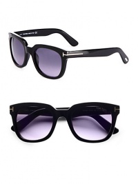 Classic acetate wayfarers adorned with signature T logo temple detail. Available in shiny black with grey gradient lens or dark havana with roviex lens.Acetate 100% UV protection Made in Italy Classic acetate wayfarers adorned with signature T logo temple detail. Available in shiny black with grey gradient lens or dark havana with roviex lens.Acetate 100% UV protection Made in Italy