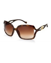 Be a framed beauty like the designer herself. Sunglasses by Jessica Simpson focus on ultimate style, raising the fashion bar a few notches. Be a framed beauty like the designer herself. Sunglasses by Jessica Simpson focus on ultimate style, raising the fashion bar a few notches.