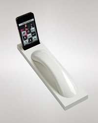 With a glossy finish and slender lines, this Native Union iPhone dock puts a fashionable spin on your mobile device while it keeps it fully charged. With a glossy finish and slender lines, this Native Union iPhone dock puts a fashionable spin on your mobile device while it keeps it fully charged.