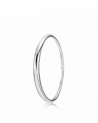 PANDORA's sterling silver bangle in an elegant, organic shape is a complement to any outfit. PANDORA's sterling silver bangle in an elegant, organic shape is a complement to any outfit.