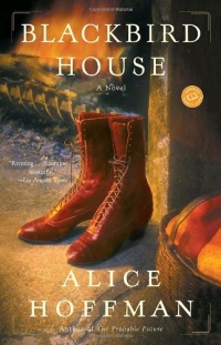 Blackbird House: A Novel (Ballantine Reader's Circle) Blackbird House: A Novel (Ballantine Reader's Circle)