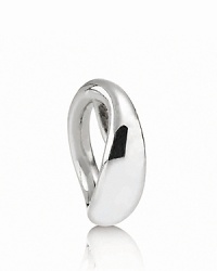 A sterling silver pendant in an elegant, organic shape is an ideal embellishment for your PANDORA necklace. A sterling silver pendant in an elegant, organic shape is an ideal embellishment for your PANDORA necklace.