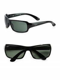 Make a style statement in this sharp, minimalist design crafted in lightweight plastic. Available in black frames with crystal green lenses.Plastic100% UV ProtectionMade in Italy Make a style statement in this sharp, minimalist design crafted in lightweight plastic. Available in black frames with crystal green lenses.Plastic100% UV ProtectionMade in Italy