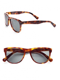 This unisex style features a vintage-inspired keyhole bridge and the signature temple logo plaque. Available in raintree with brown polar lens.Logo temples100% UV protectiveImported This unisex style features a vintage-inspired keyhole bridge and the signature temple logo plaque. Available in raintree with brown polar lens.Logo temples100% UV protectiveImported