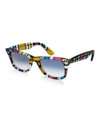 The Ray-Ban® Wayfarer® is simply the most recognizable style in sunglasses. The distinct shape is paired with the traditional Ray-Ban signature logo on the sculpted temples. After its initial design in 1952, the Ray-Ban Wayfarer quickly endeared itself to Hollywood filmmakers, celebrities, musicians and artists, solidifying its iconic status for years to come. The Ray-Ban® Wayfarer® is simply the most recognizable style in sunglasses. The distinct shape is paired with the traditional Ray-Ban signature logo on the sculpted temples. After its initial design in 1952, the Ray-Ban Wayfarer quickly endeared itself to Hollywood filmmakers, celebrities, musicians and artists, solidifying its iconic status for years to come.