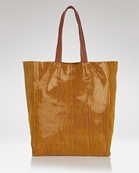 A shoulder-right shape emblazoned in textured leather, Sorial's tote is set to see your through the seasons. Ideally sized for the daytime essentials with a clasp closure and zip pocket, it's practically perfect. A shoulder-right shape emblazoned in textured leather, Sorial's tote is set to see your through the seasons. Ideally sized for the daytime essentials with a clasp closure and zip pocket, it's practically perfect.