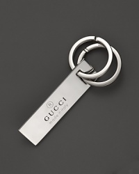 Keyrings with logo-stamped tag from Gucci. Keyrings with logo-stamped tag from Gucci.
