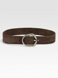 Smooth leather with a round horse head buckle with antique gold hardware.About 1.6 wideMade in Italy Smooth leather with a round horse head buckle with antique gold hardware.About 1.6 wideMade in Italy