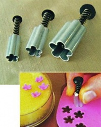 Fat Daddio's 3-Piece Fondant and Gumpaste Aluminum Plunger Cutter Set, Flower Fat Daddio's 3-Piece Fondant and Gumpaste Aluminum Plunger Cutter Set, Flower