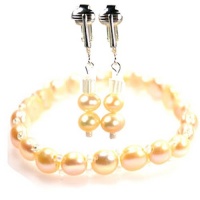 Beautiful Frosty Pink Freshwater Pearls Clip On Earrings and Stretchy Bracelet SET-Soft Pink with Glass Accent Beads for Unpierced Ears Beautiful Frosty Pink Freshwater Pearls Clip On Earrings and Stretchy Bracelet SET-Soft Pink with Glass Accent Beads for Unpierced Ears