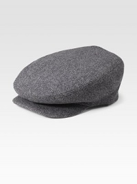 Classic wool herringbone cap finished with an interlocking G palladium ornament. Wool Dry clean Made in Italy Classic wool herringbone cap finished with an interlocking G palladium ornament. Wool Dry clean Made in Italy
