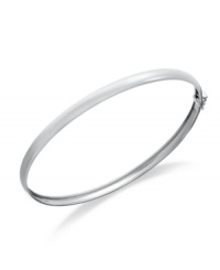 Subtle, yet stylish. Giani Bernini's bangle, set in sterling silver, represents a look that's both classic and contemporary with an elegant touch. Approximate diameter: 2-1/2 inches. Subtle, yet stylish. Giani Bernini's bangle, set in sterling silver, represents a look that's both classic and contemporary with an elegant touch. Approximate diameter: 2-1/2 inches.