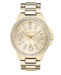 Go from coast to coast in this always-chic Jetsetter watch from Juicy Couture. Go from coast to coast in this always-chic Jetsetter watch from Juicy Couture.