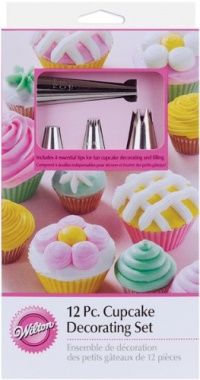 Wilton 2104-6667 12-Piece Cupcake Decorating Set Wilton 2104-6667 12-Piece Cupcake Decorating Set