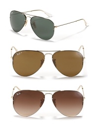 Classic aviator sunglasses with interchangeable lenses for a versatile look. Classic aviator sunglasses with interchangeable lenses for a versatile look.