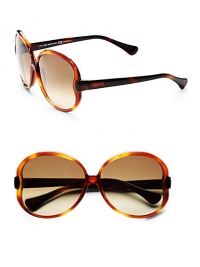 THE LOOKRounded style Semi-translucent variegated designEtched logo on lens Logo accented temples UVA and UVB protectionSignature case includedTHE COLORVariegated havana with gradient brown lensesORIGINMade in Italy THE LOOKRounded style Semi-translucent variegated designEtched logo on lens Logo accented temples UVA and UVB protectionSignature case includedTHE COLORVariegated havana with gradient brown lensesORIGINMade in Italy
