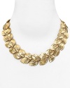 The leaf motif comes cast in 12 karat gold plate and accented by striking crystals. Wear this collar necklace from Carolee Lux for natural-inspired statement style.