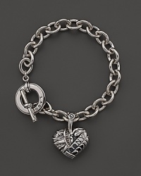 Lagos classic charm bracelet celebrates the Big Apple with nods to iconic New York landmarks. Lagos classic charm bracelet celebrates the Big Apple with nods to iconic New York landmarks.
