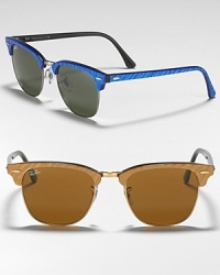 These timelessly chic sunglasses feature a simple and straightforward design. These timelessly chic sunglasses feature a simple and straightforward design.