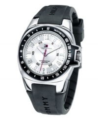 The classic American style of Tommy Hilfiger with a sporty sensibility. With black rubber strap and silver dial. The classic American style of Tommy Hilfiger with a sporty sensibility. With black rubber strap and silver dial.