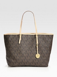 A roomy canvas carryall for all of your essentials in the iconic signature print. Double top handles, 8 dropHook closureOne inside zip pocket14¼W X 11¼H X 7DImported A roomy canvas carryall for all of your essentials in the iconic signature print. Double top handles, 8 dropHook closureOne inside zip pocket14¼W X 11¼H X 7DImported
