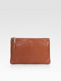 A modern and simple style in luxuriously supple leather.Top zip closureFully lined12¼W X 8H X ½DMade in Italy A modern and simple style in luxuriously supple leather.Top zip closureFully lined12¼W X 8H X ½DMade in Italy