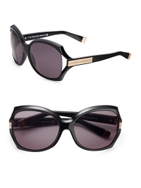 THE LOOKRounded floating lens style Acetate framesLogo accented temples and end-pieces UVA and UVB protection Signature case includedTHE COLORBlack with smoke lensesORIGINMade in Italy THE LOOKRounded floating lens style Acetate framesLogo accented temples and end-pieces UVA and UVB protection Signature case includedTHE COLORBlack with smoke lensesORIGINMade in Italy