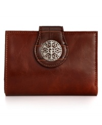 Stash your essentials in practical yet posh style with this exquisite Indexer from Giani Berninil. Soft, glozed leather and signature detailing add instant appeal, while plenty of pockets and compartments offer superb organization within. Stash your essentials in practical yet posh style with this exquisite Indexer from Giani Berninil. Soft, glozed leather and signature detailing add instant appeal, while plenty of pockets and compartments offer superb organization within.