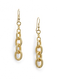 THE LOOKInterlocking ribbed links18k goldplated settingHook backTHE MEASUREMENTLength, about 3ORIGINMade in Italy THE LOOKInterlocking ribbed links18k goldplated settingHook backTHE MEASUREMENTLength, about 3ORIGINMade in Italy