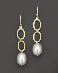 Freshwater pearl drop earrings with double link in 14 Kt. yellow gold. Freshwater pearl drop earrings with double link in 14 Kt. yellow gold.