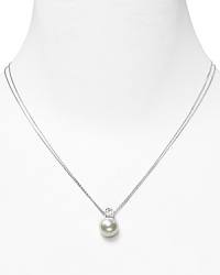 Majorica's pearl pendant necklace is ever-elegant -- perfect for everyday style and special occasions. Majorica's pearl pendant necklace is ever-elegant -- perfect for everyday style and special occasions.