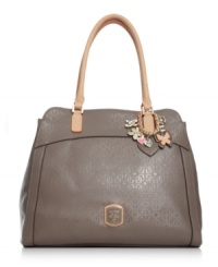 Look like the fashionista you are with this standout silhouette from GUESS. The elegant façade is accented with a logo-embossed pattern, signature hardware and adorable key charm, for the perfect measure of diva detailing. Look like the fashionista you are with this standout silhouette from GUESS. The elegant façade is accented with a logo-embossed pattern, signature hardware and adorable key charm, for the perfect measure of diva detailing.