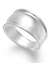 An instant classic. Giani Bernini's polished sterling silver band is a must-have for your collection. Size 7. An instant classic. Giani Bernini's polished sterling silver band is a must-have for your collection. Size 7.