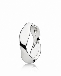 Subtle contours and liquid lines add an organic element to PANDORA's sterling silver ring. Subtle contours and liquid lines add an organic element to PANDORA's sterling silver ring.