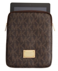Designed for the high-tech modern woman, this chic case from MICHAEL Michael Kors keeps your iPad protected in style. Designed for the high-tech modern woman, this chic case from MICHAEL Michael Kors keeps your iPad protected in style.