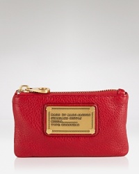 Crafted from leather with a logo plaque, this key pouch from MARC BY MARC JACOBS is a mini statement piece. Crafted from leather with a logo plaque, this key pouch from MARC BY MARC JACOBS is a mini statement piece.