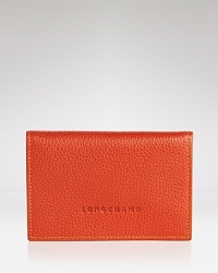 Upgrade your on-the-go essentials with this leather card case from Longchamp. Crafted from leather and simply styled, it means business. Upgrade your on-the-go essentials with this leather card case from Longchamp. Crafted from leather and simply styled, it means business.