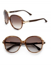 THE LOOKRounded square styleAcetate framesLogo accented temples UV protectionSignature case includedTHE COLORBrown horn with brown gradient lensesORIGINMade in France THE LOOKRounded square styleAcetate framesLogo accented temples UV protectionSignature case includedTHE COLORBrown horn with brown gradient lensesORIGINMade in France