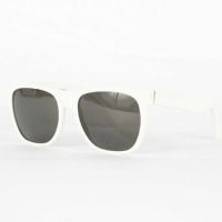 Super Sunglasses - Basic Wayfarer Sunglasses in White Super Sunglasses - Basic Wayfarer Sunglasses in White